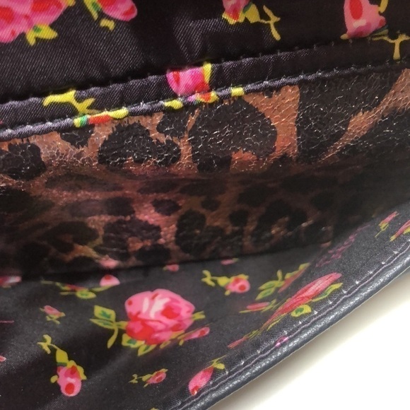BETSEY JOHNSON ANIMAL PRINT & ROSES LITTLE BACKPACK - Picture 7 of 16